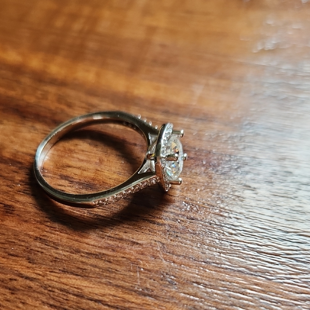 Elegant Masonite Diamond Women's Ring - Picture 11 of 15